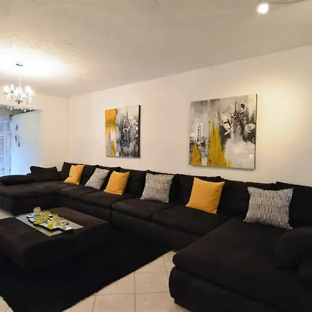 Casa Lounge *